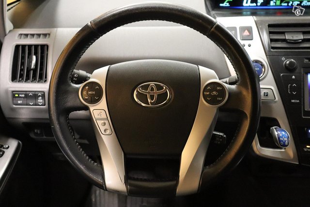 Toyota Prius+ 16
