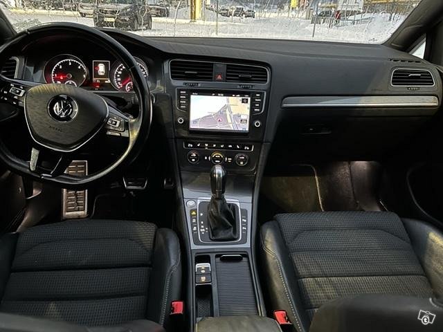Volkswagen Golf 12
