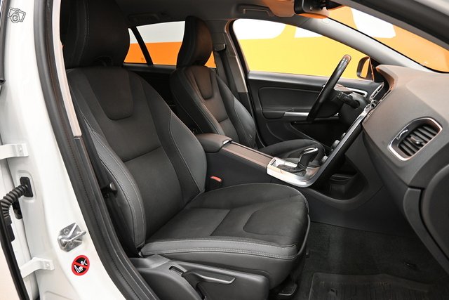 Volvo V60 10