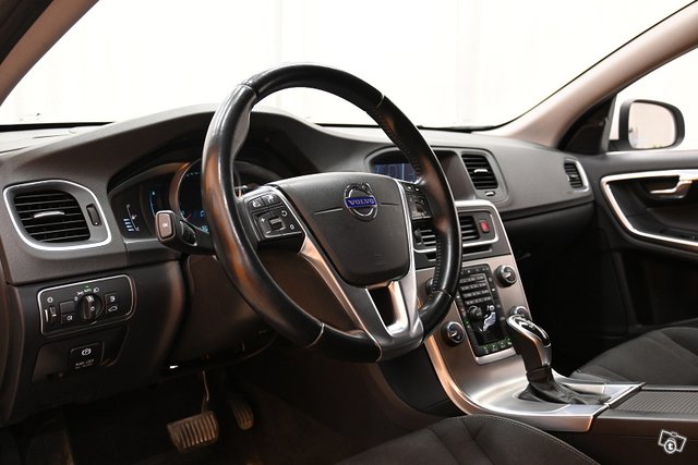 Volvo V60 14