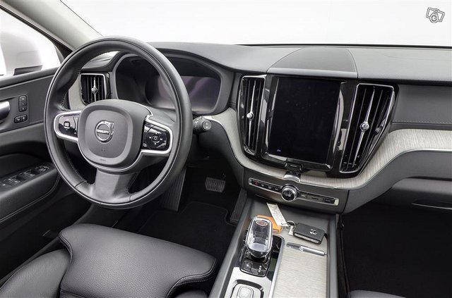 VOLVO XC60 10