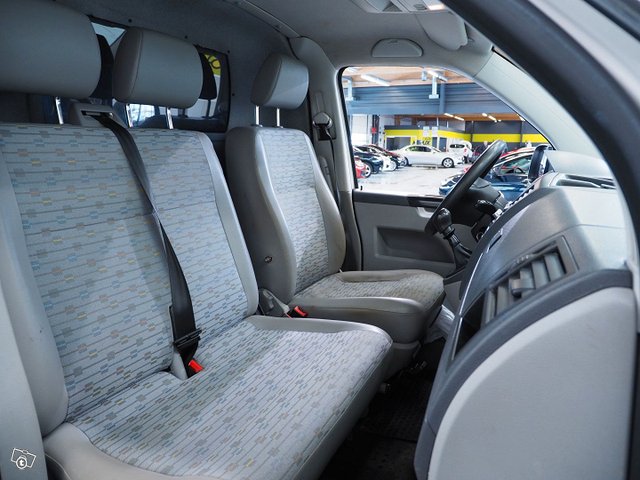 Volkswagen Transporter 9