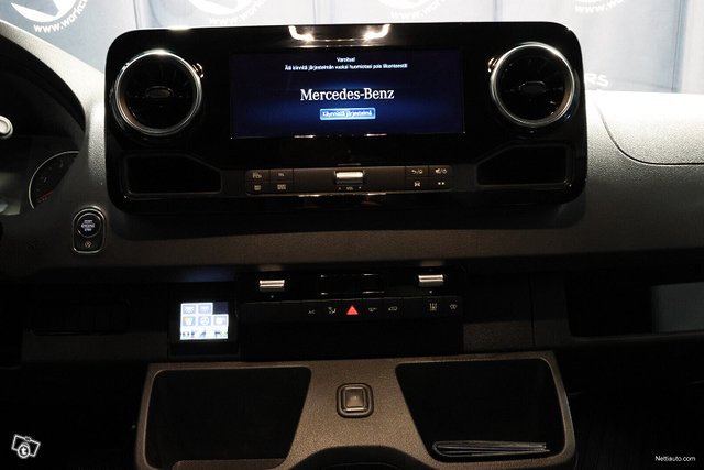 Mercedes-Benz Sprinter 14