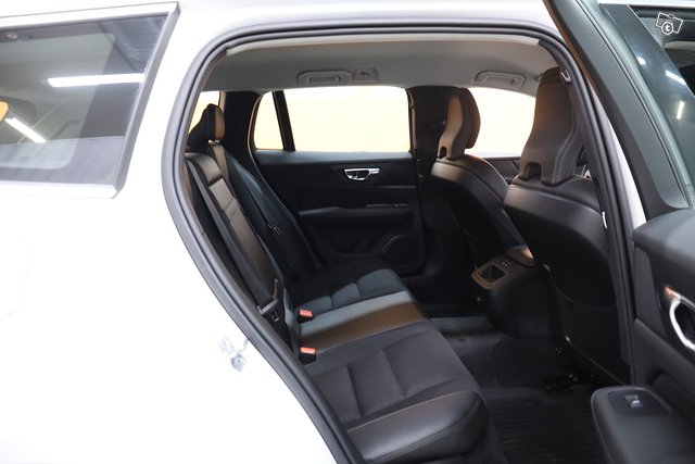 Volvo V60 10