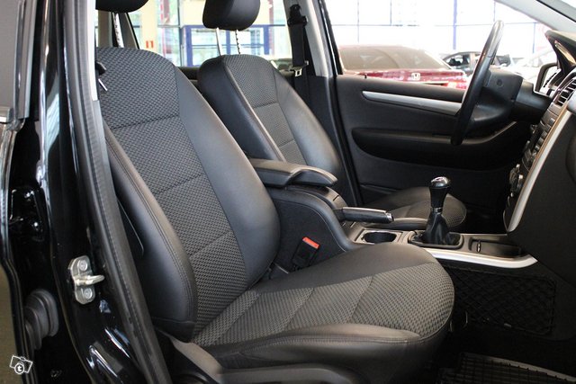 Mercedes-Benz B 12