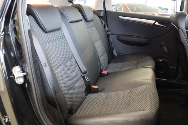 Mercedes-Benz B 13