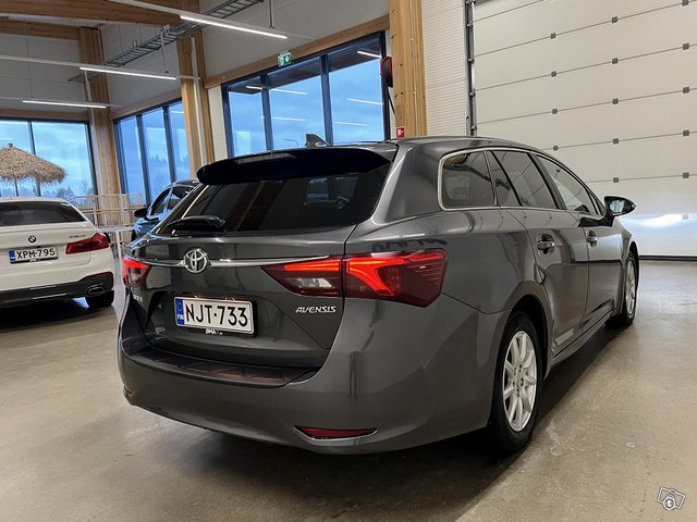 Toyota Avensis 6