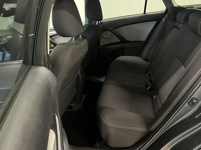 Toyota Avensis 14