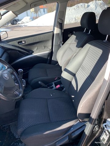 Toyota Corolla Verso 10