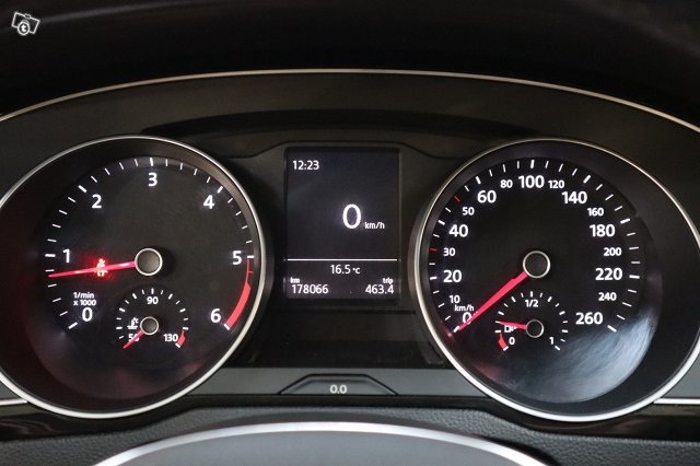 Volkswagen PASSAT 18