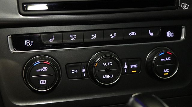 Volkswagen Golf 22