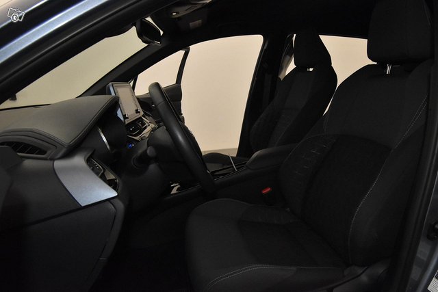 Toyota C-HR 14