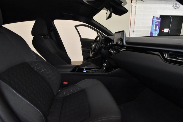 Toyota C-HR 15