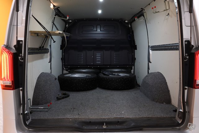 Mercedes-Benz Vito 13