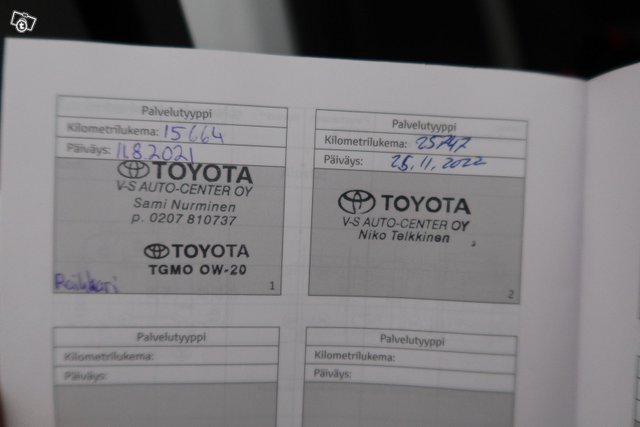 TOYOTA Yaris 15