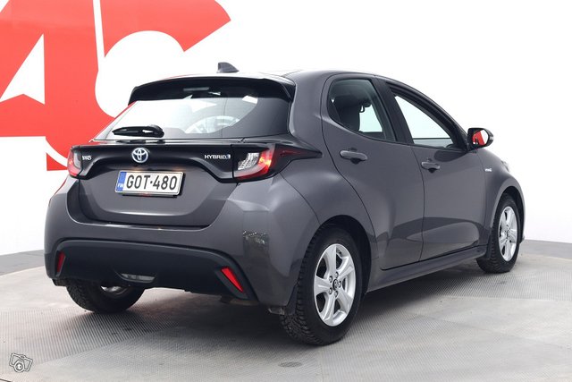 Toyota Yaris 5