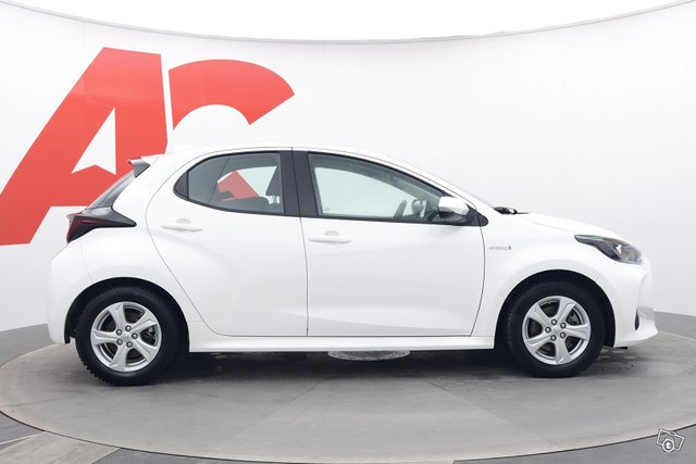 Toyota Yaris 6