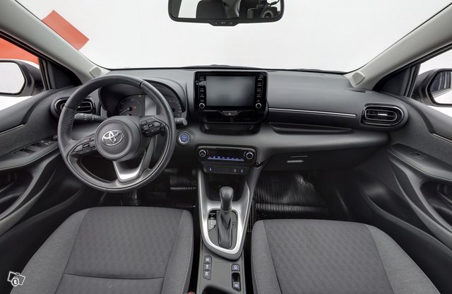 Toyota Yaris 9