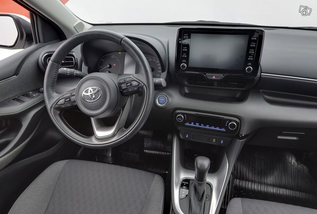 Toyota Yaris 10