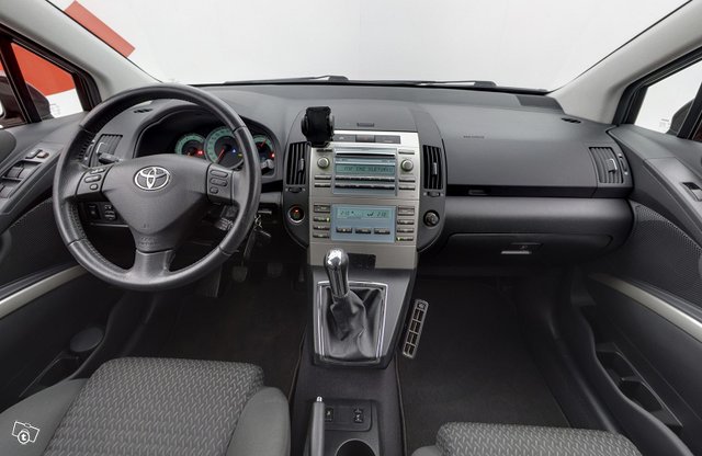 Toyota Corolla Verso 9