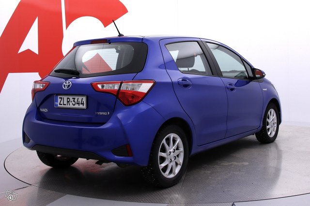 Toyota Yaris 5
