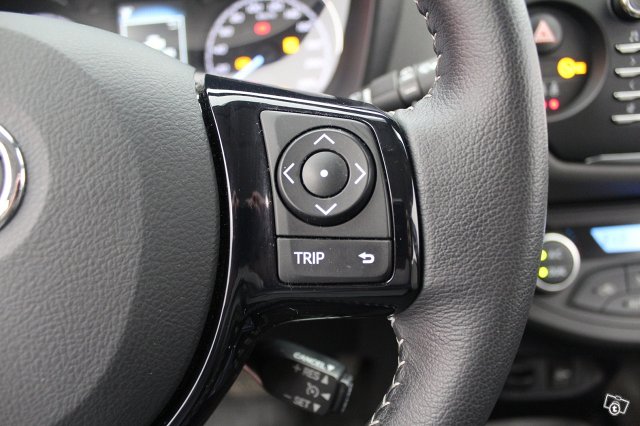 Toyota Yaris 13