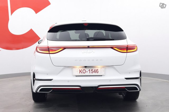 Kia ProCeed 4