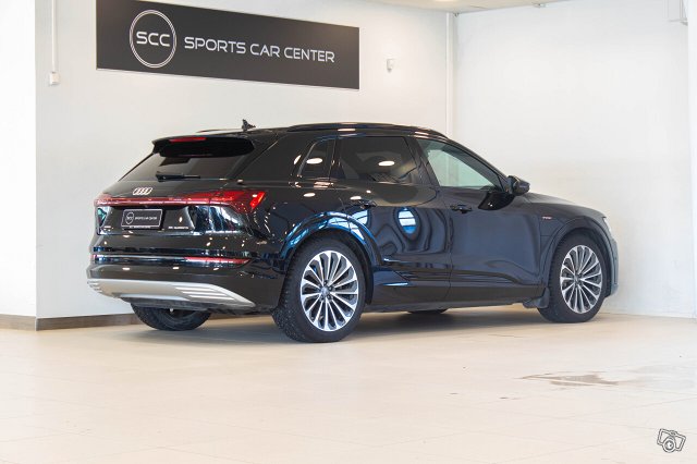 Audi E-tron 6