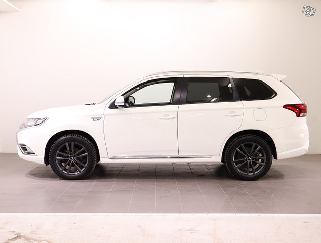 Mitsubishi Outlander PHEV 6