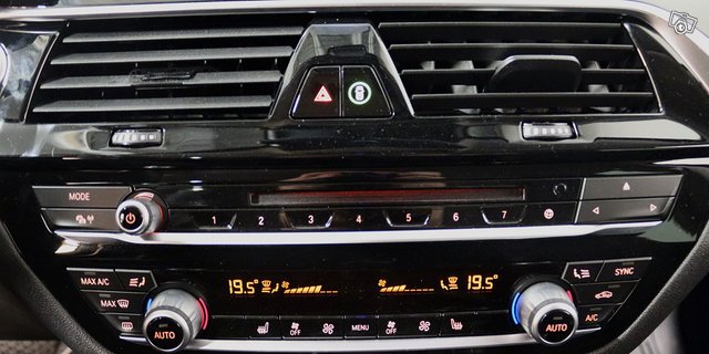 BMW 530e 12