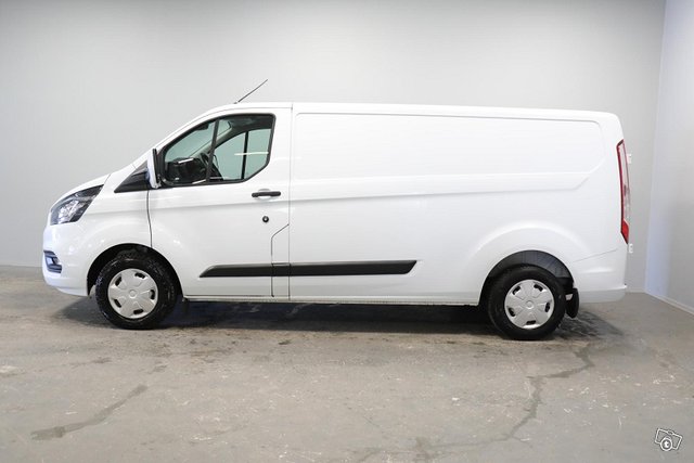 Ford Transit Custom 11