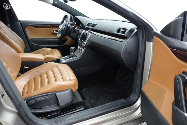 Volkswagen Passat CC 9