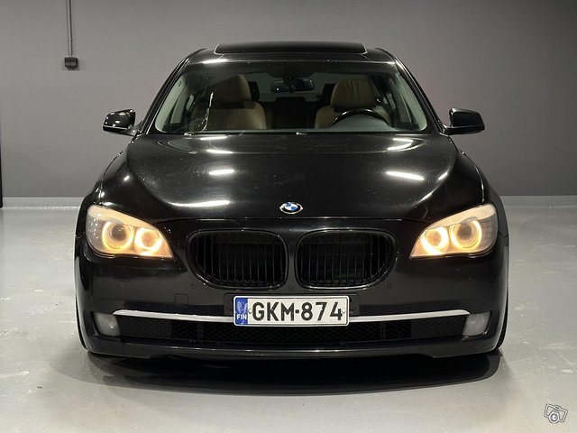 BMW 730 2