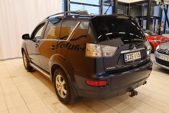 Mitsubishi Outlander 7