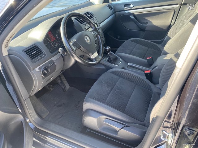 Volkswagen Golf 9