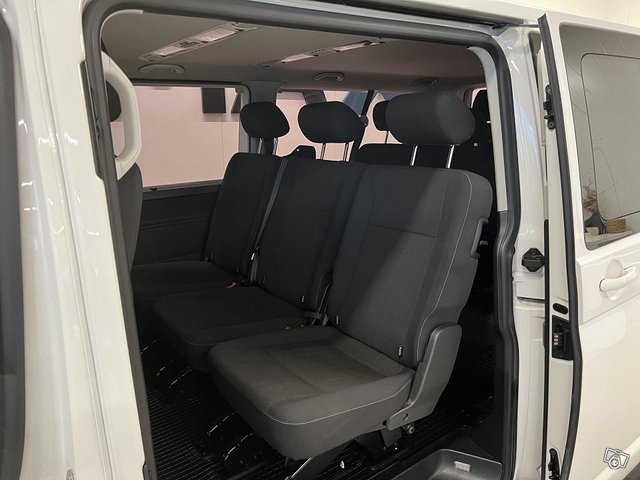 Volkswagen Caravelle 12