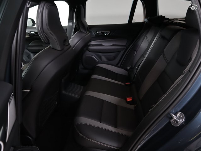Volvo V60 11