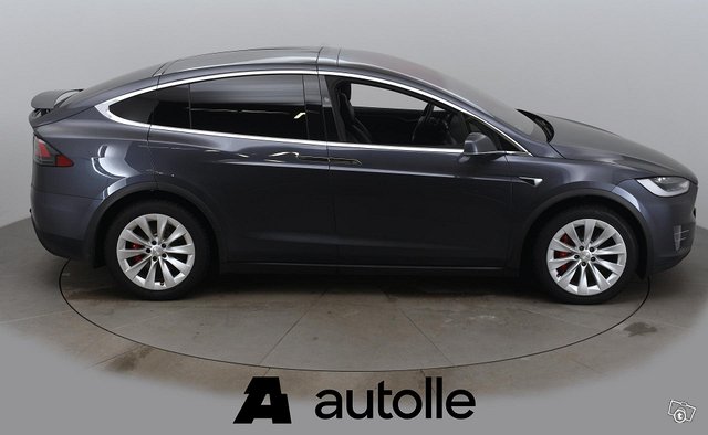 Tesla Model X 5