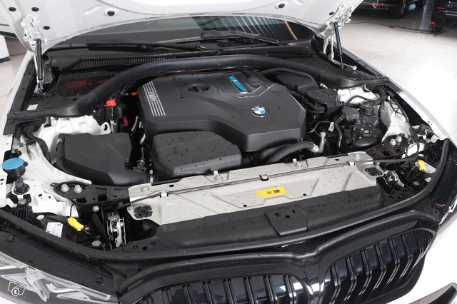 BMW 3-SARJA 17