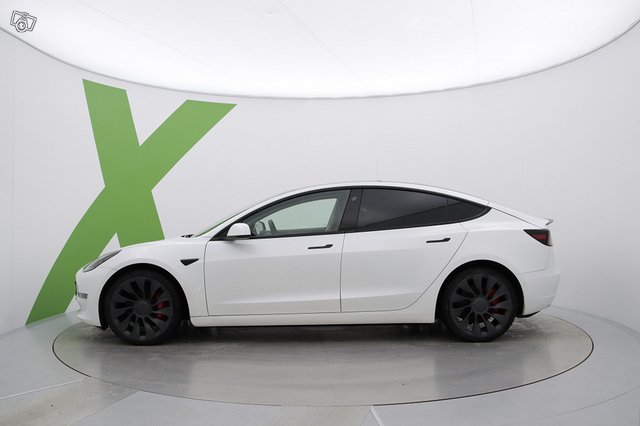 Tesla Model 3 5