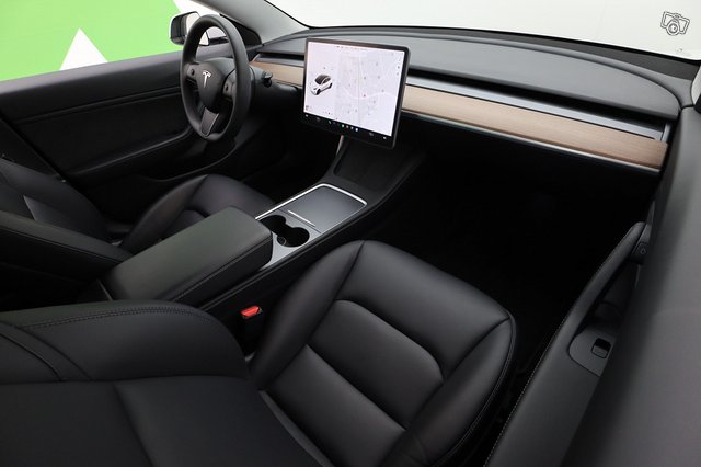 Tesla Model 3 9