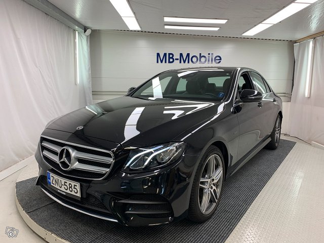 MERCEDES-BENZ E
