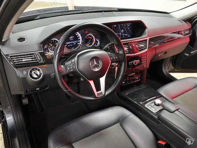 MERCEDES-BENZ E 7