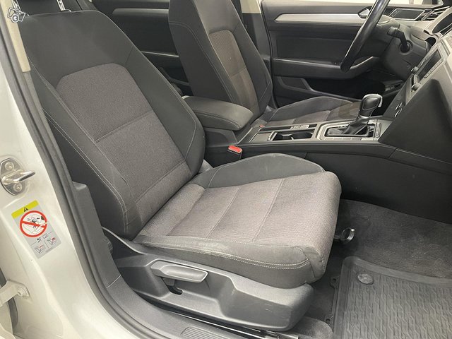 Volkswagen Passat 10