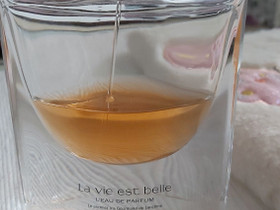 La Vie est Belle Lancomé hajuvesi tuoksu parfum, Kauneudenhoito ja kosmetiikka, Terveys ja hyvinvointi, Janakkala, Tori.fi La Vie est Belle Lancomé hajuvesi tuoksu parfum, Kauneudenhoito ja kosmetiikka, Terveys ja hyvinvointi, Janakkala, Tori.fi