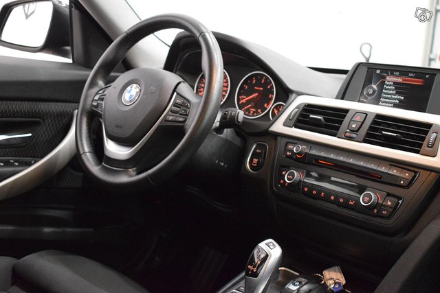 BMW 318 Gran Turismo 11