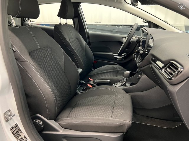 Ford Fiesta 16