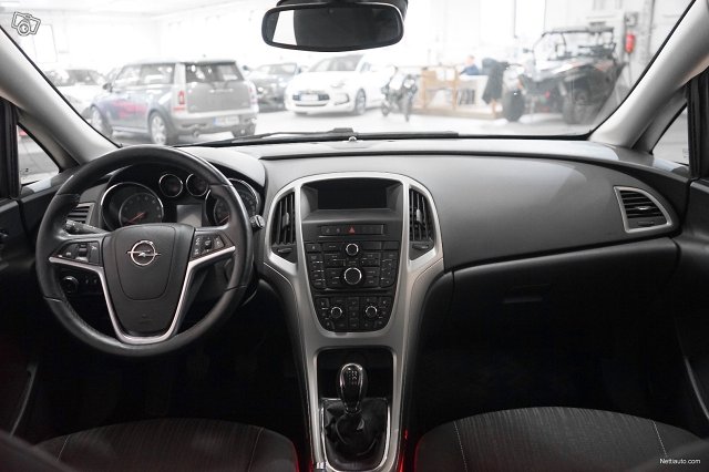 Opel Astra 9