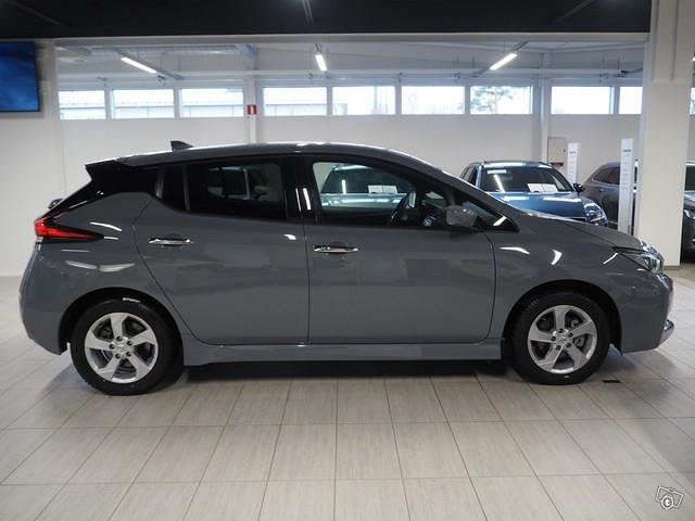 NISSAN Leaf 5