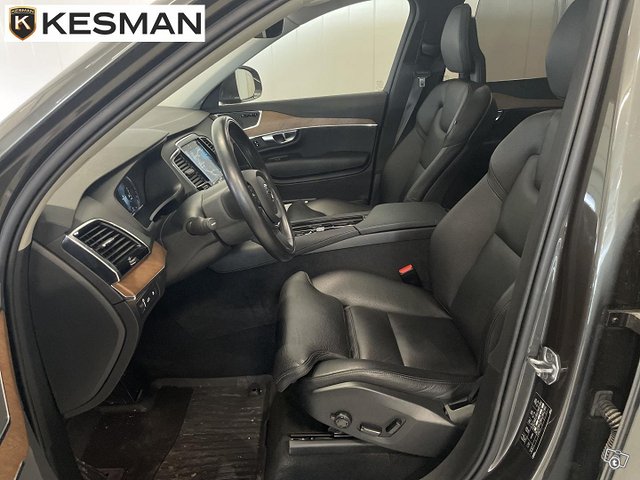 Volvo XC90 13